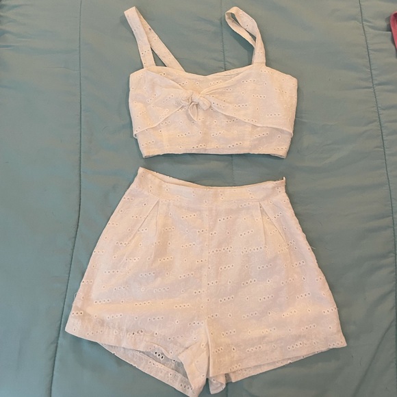 Two piece set - Picture 1 of 3